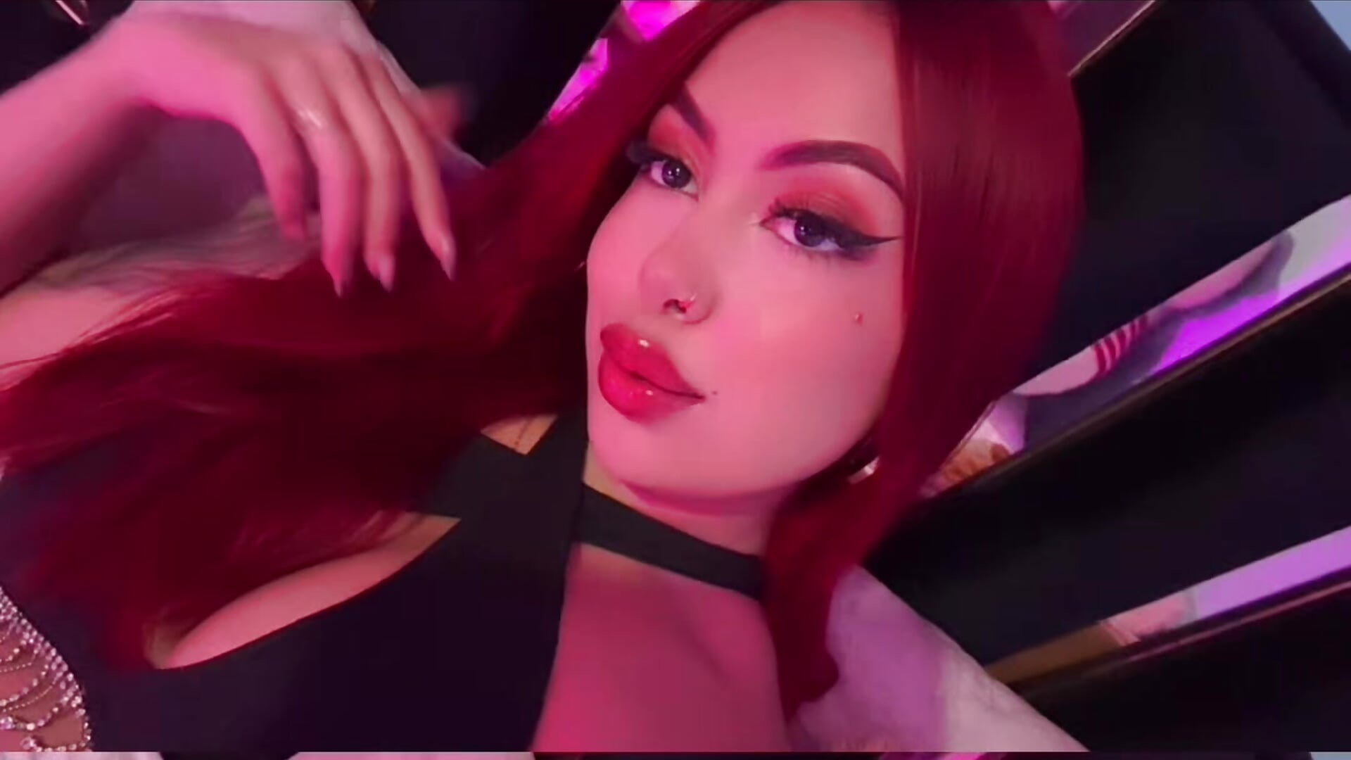 Sexy and pretty face 🥵🥵 - video by Amber_Laurentt cam model