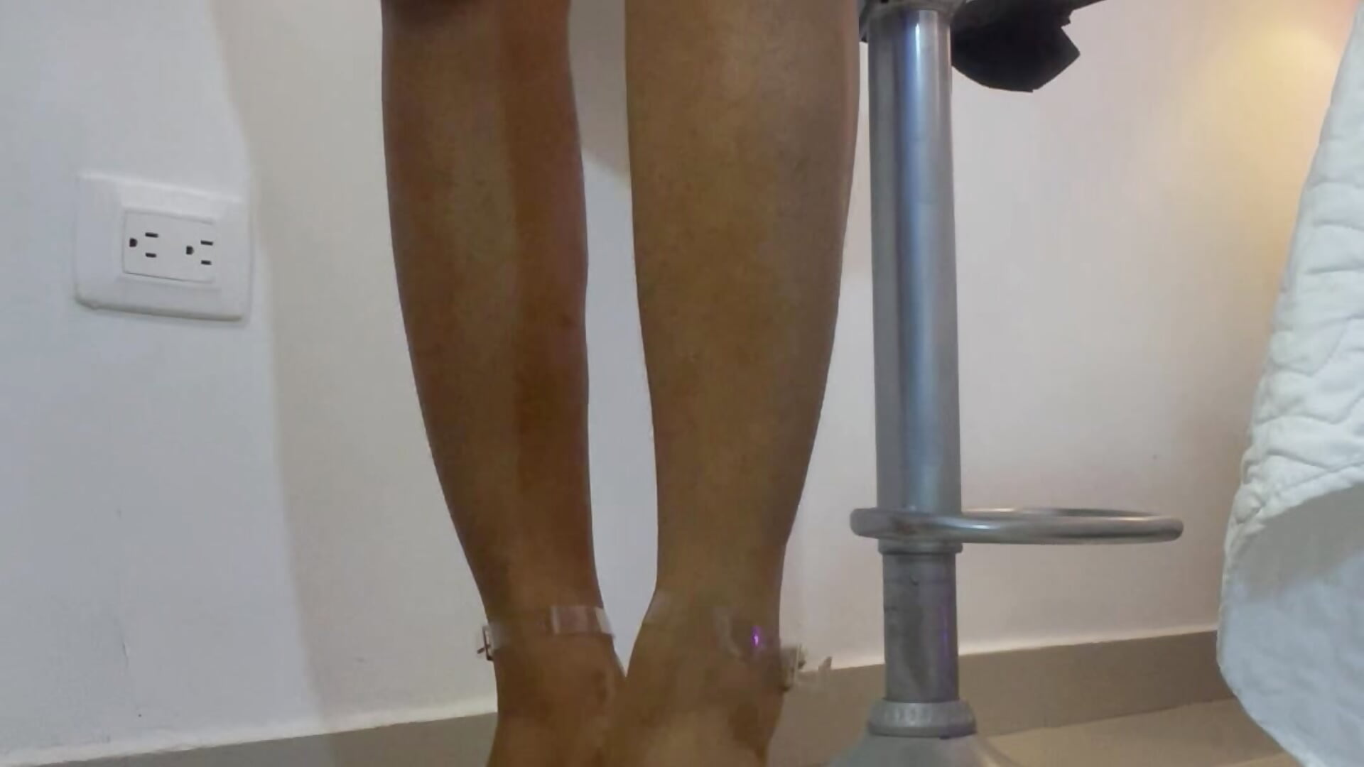 My sexy feet in heels 😍🥵 👠
