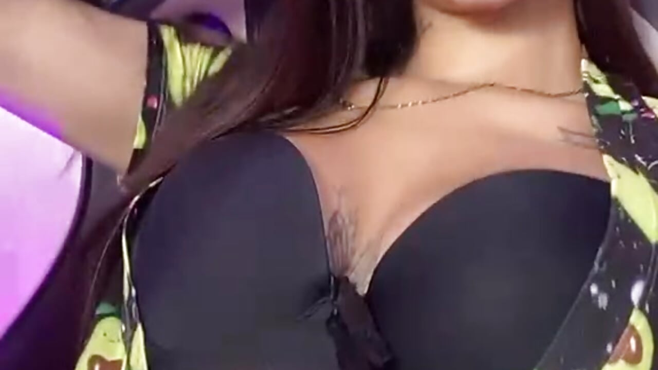I love using my tongue—want to see? 😈🌸 - video by Chanell_rousse cam model
