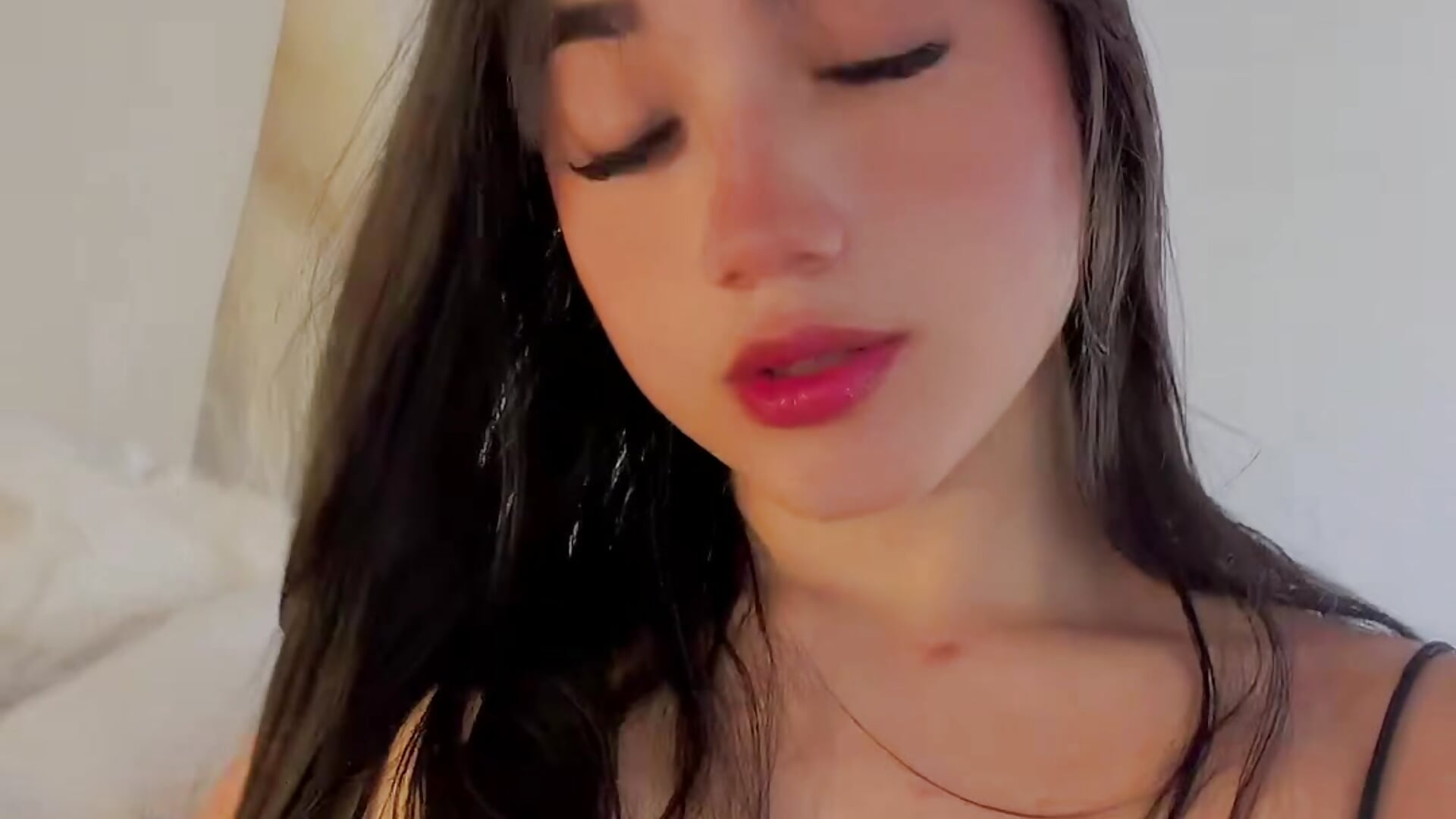 🫣 - video by AlejaAcosta cam model