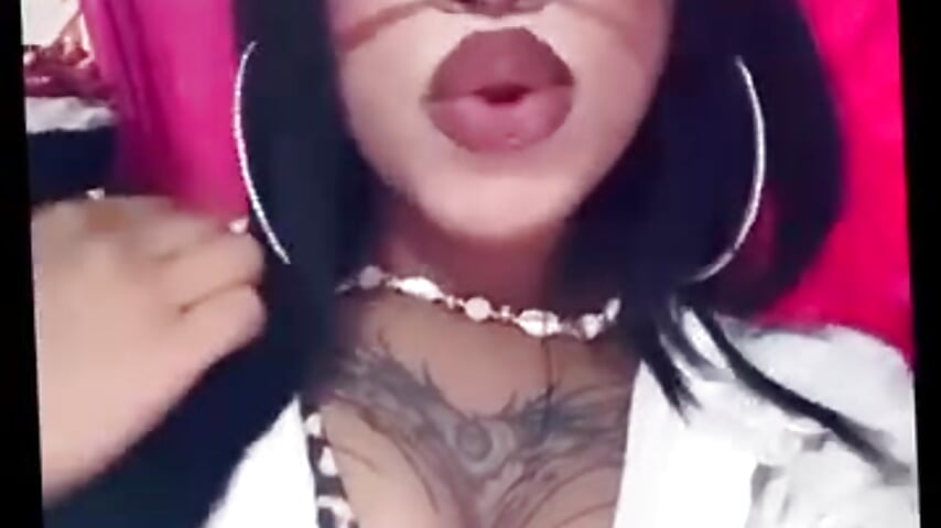 My piercing - clip cu Helena_Vogel model videochat