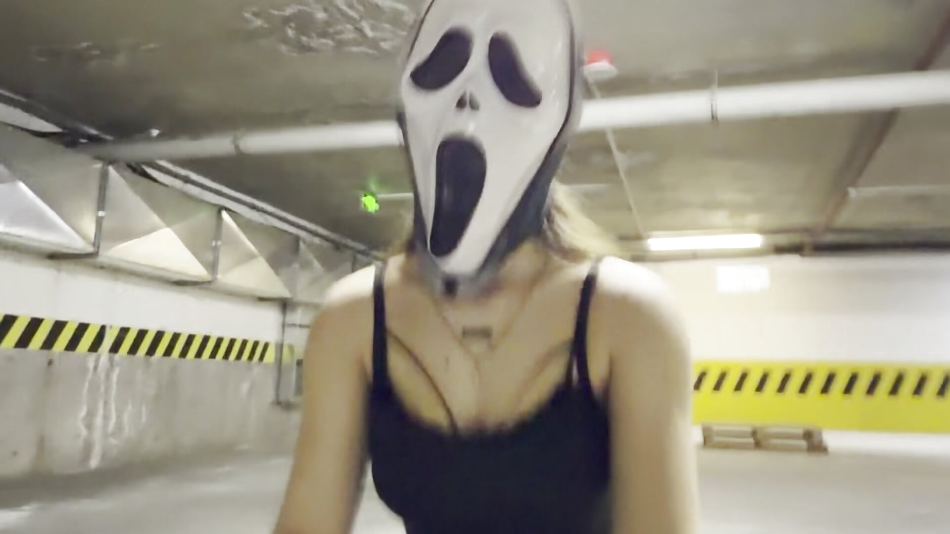 Duuuude… it’s me in the Scream mask 👻  Tonight this little horny demon wants to play with you－カメラキャストのlilmeeowの動画