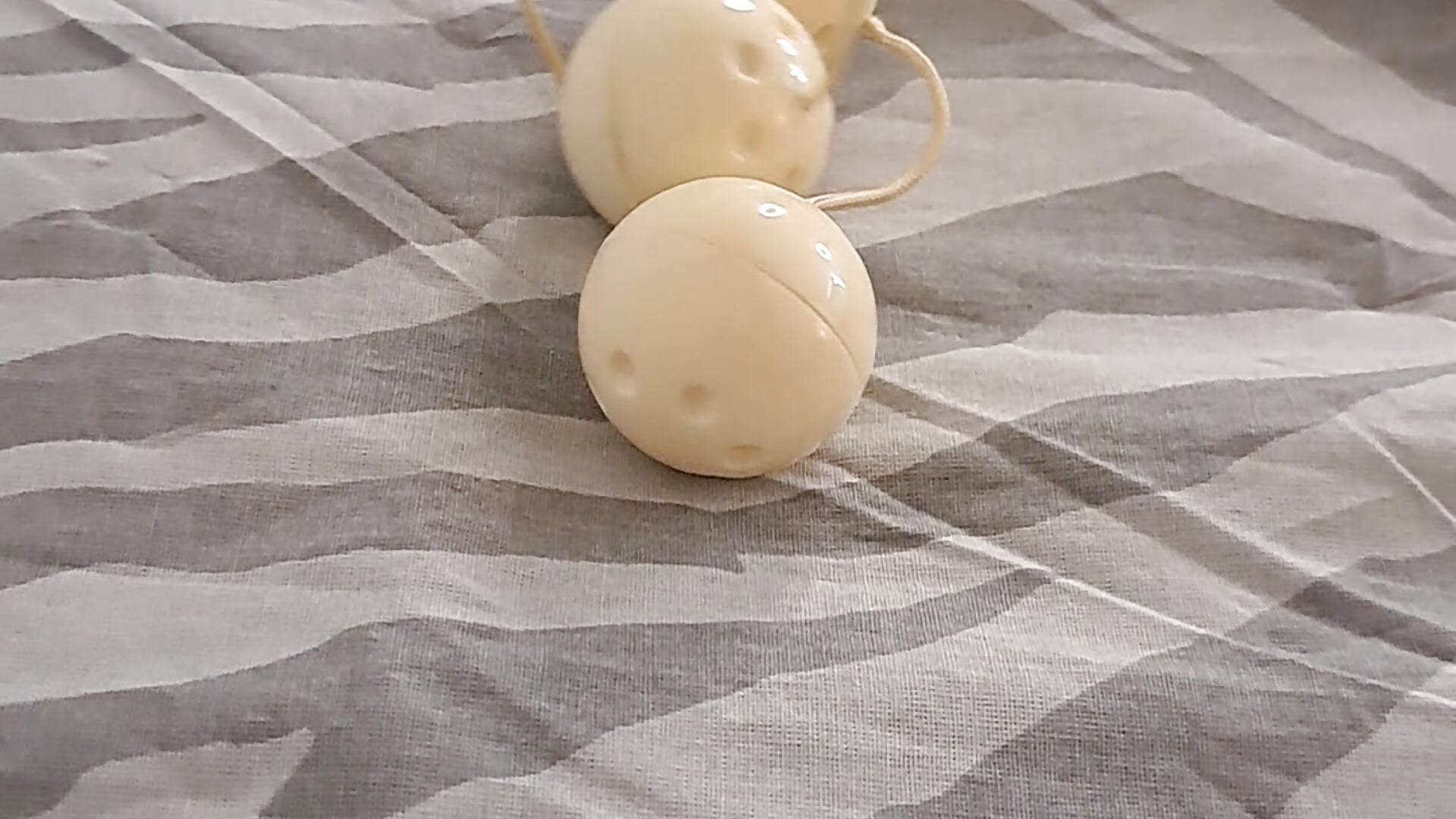Heel play balls🪩