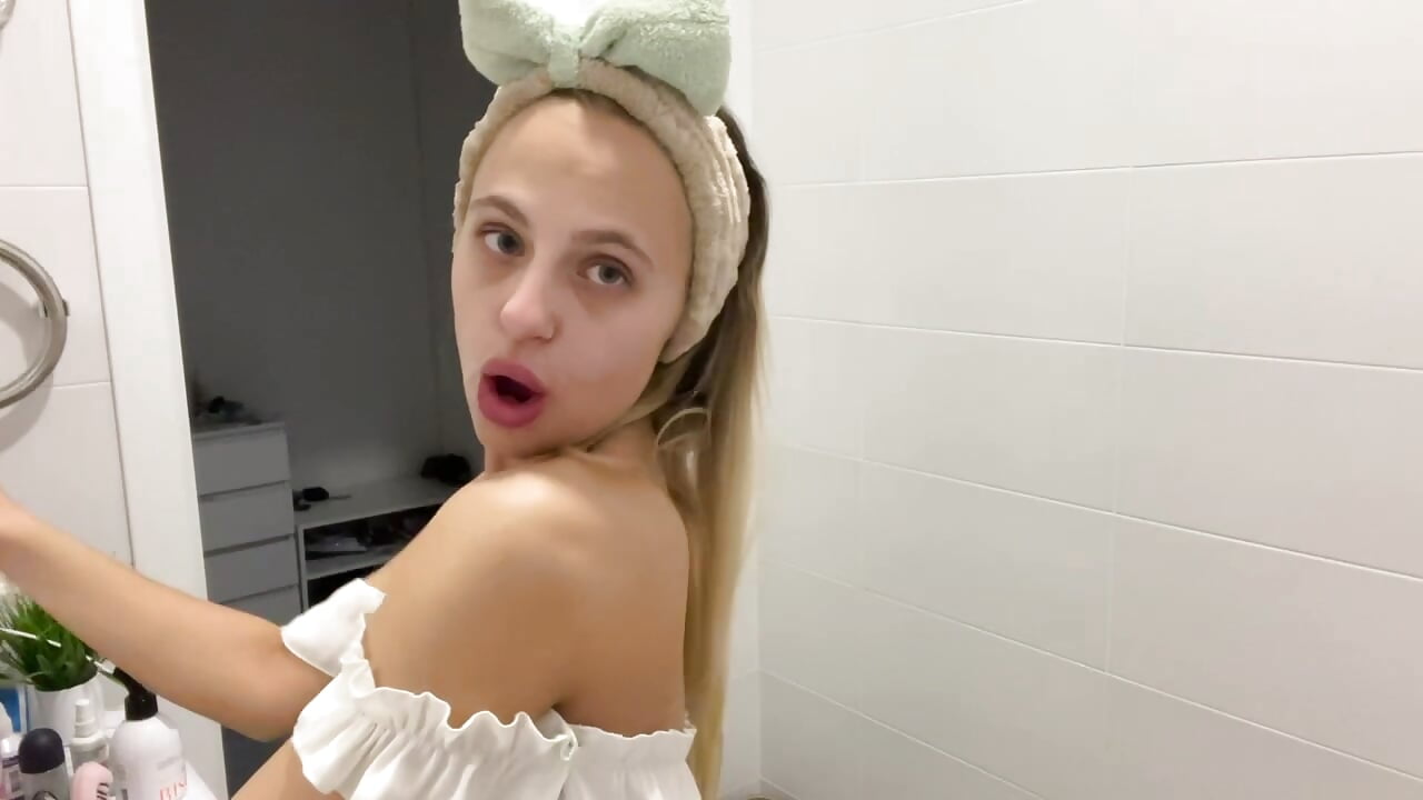 No MakeUp Night Routine - video by Daisy_Wave cam model