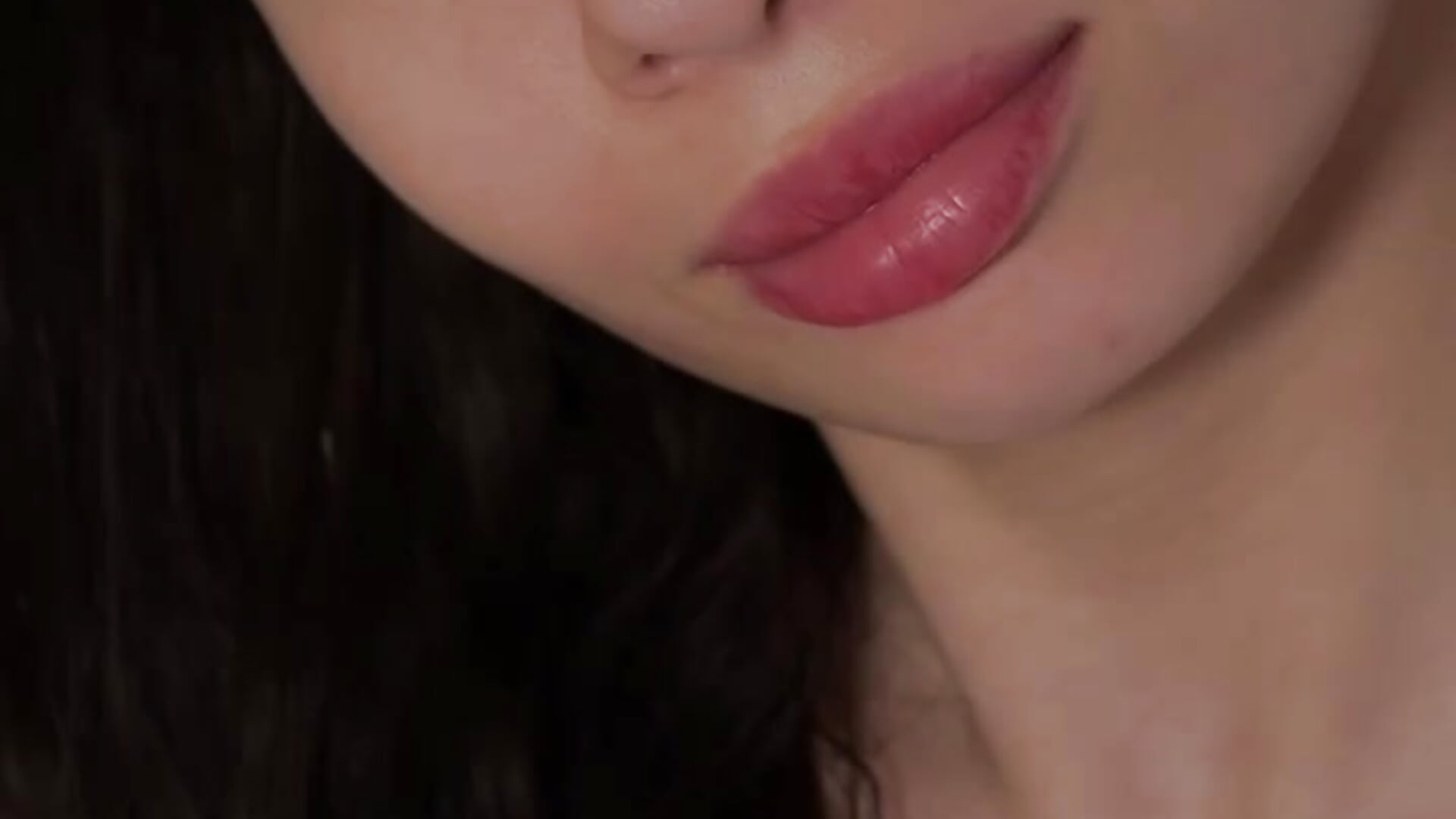 Soft Motion Tease - video by HoneyJuliet cam model
