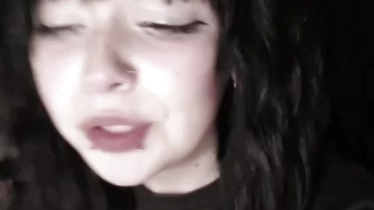 <3 – video modela na kameri YunLettinga