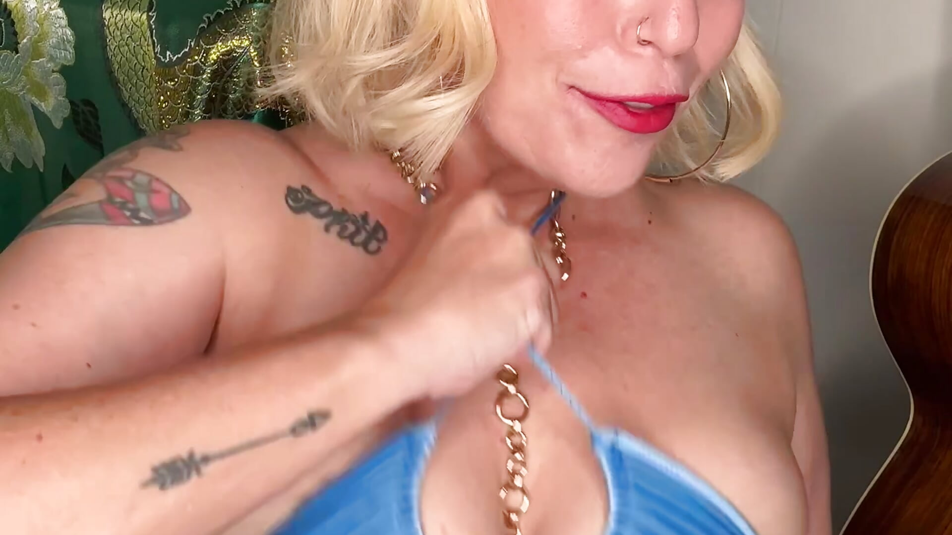 Bouncy MILF tits - vidéo du modèle de showcams MercyV