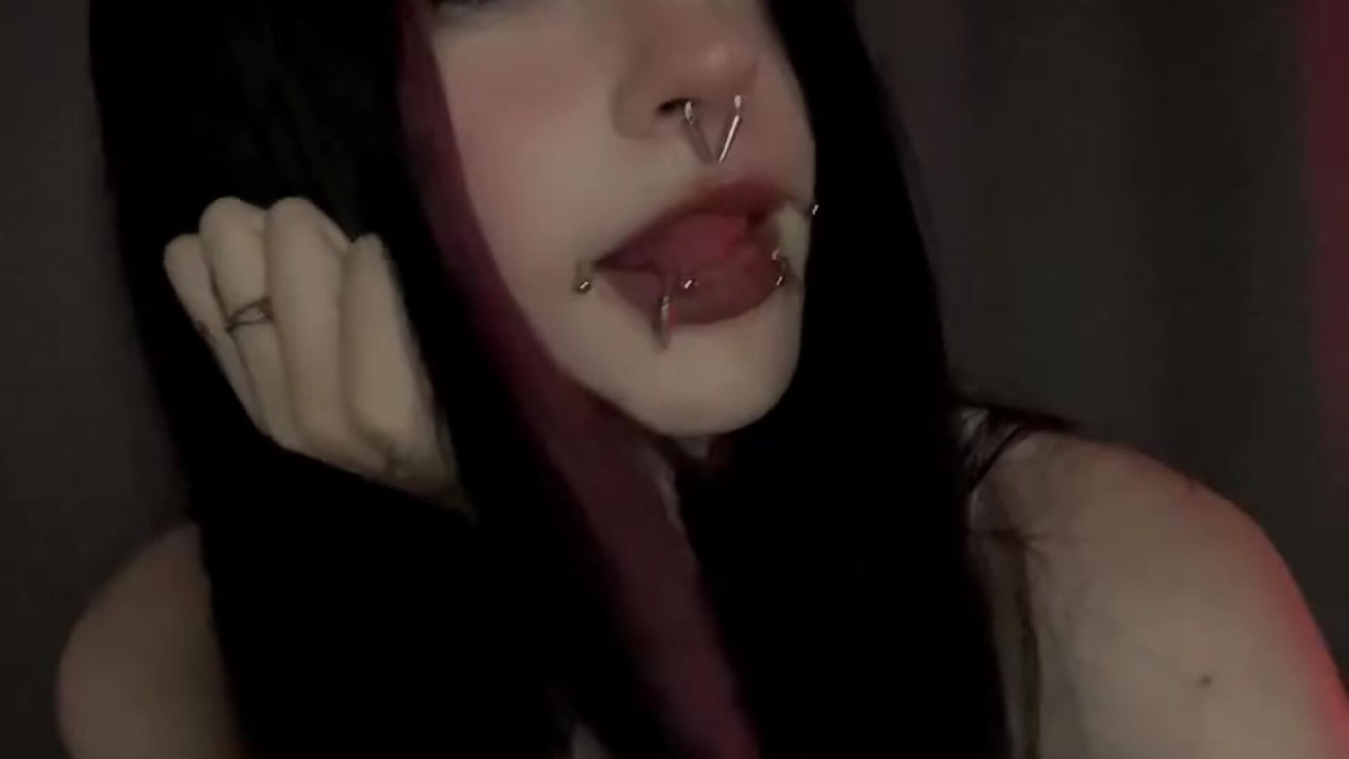 hi guys, its me💕 - فيديو من WholyCry موديل الكام
