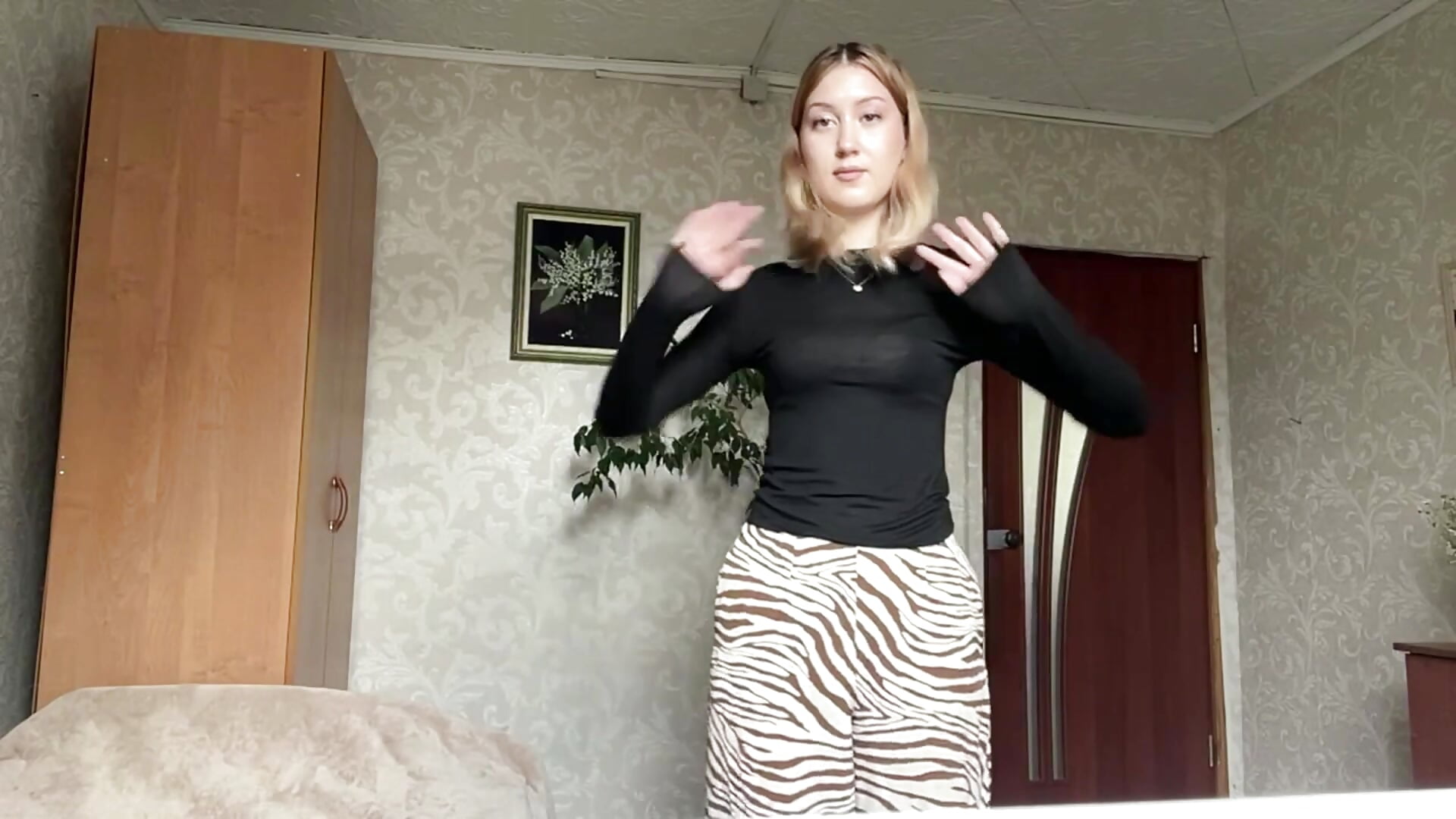 1 - clip cu ArianneQuilantang model videochat
