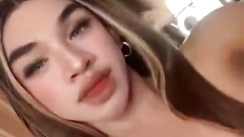 FB_VID_6982634002960721094 - clip cu VivienneLuxe model videochat