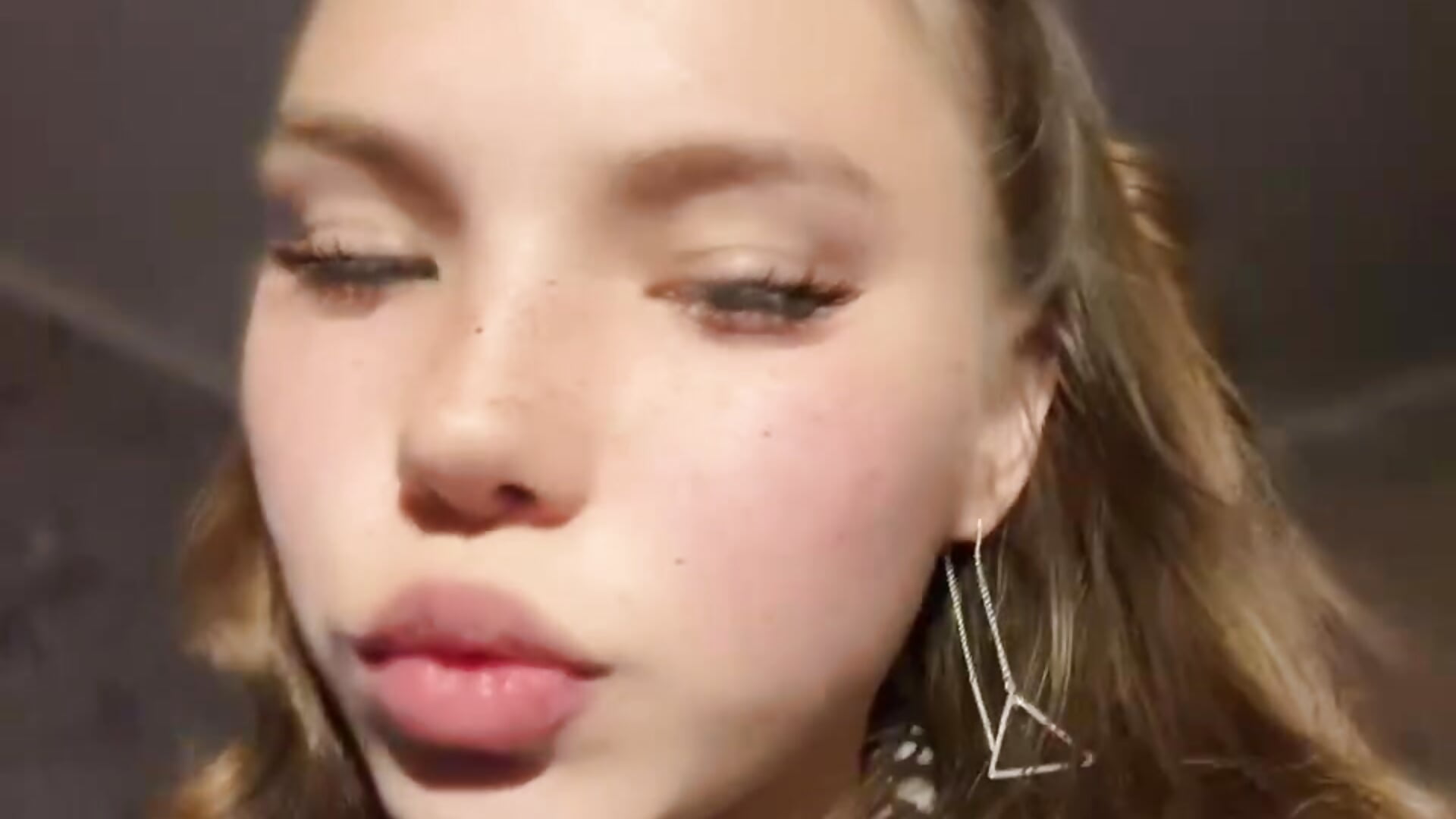 I'm a lil star - video by PiedadTweddle cam model