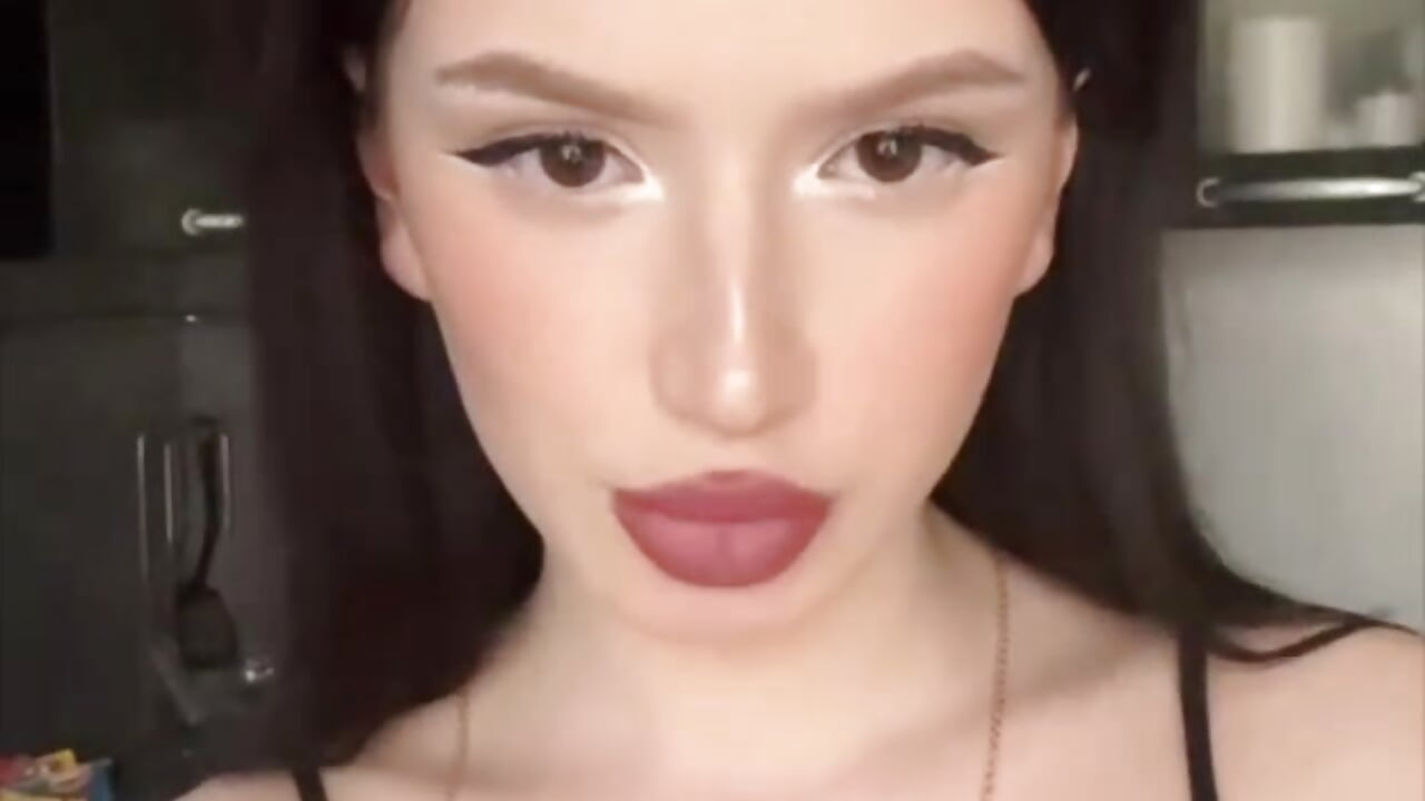^^ — filmik vea_foxx, modela(-lki) na kamerkach