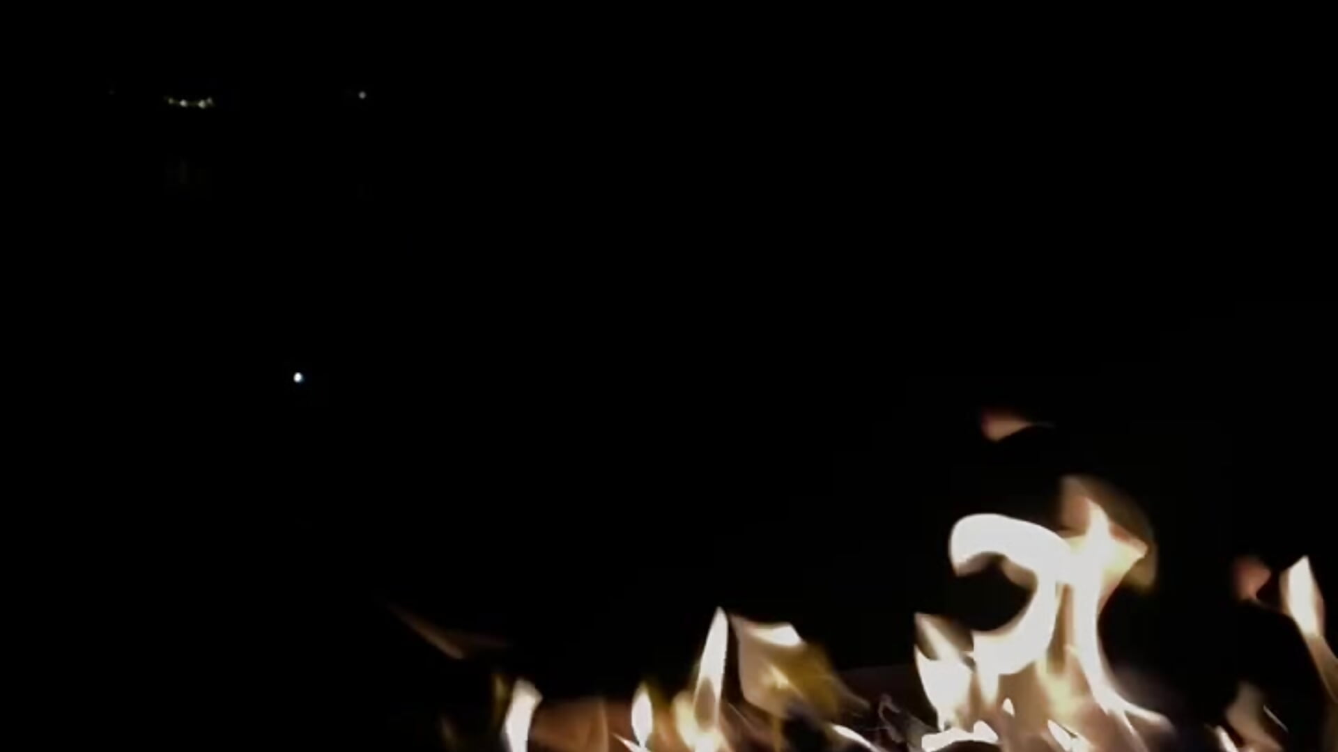 Fire - видео от уебкам модела emillylopez_