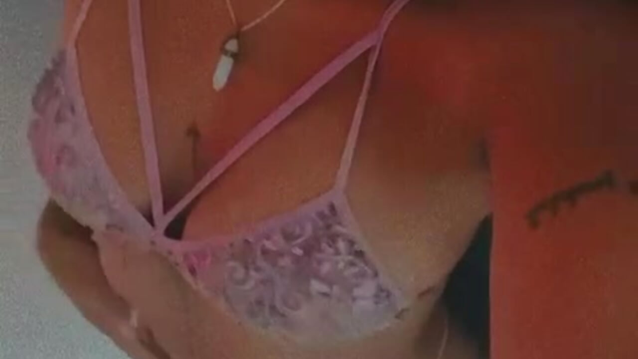 Latina 😍 - video by lesly_becker cam model