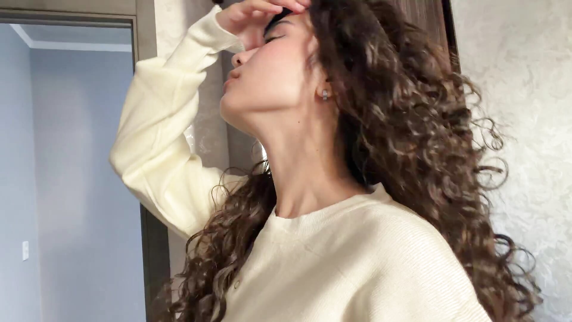 I’m leaving a piece of today here 🌸🤍 - video BrendaBennett kameramallilta