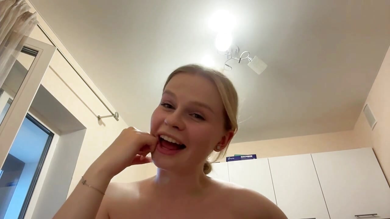 almost naked - video by TasiaRibao cam model
