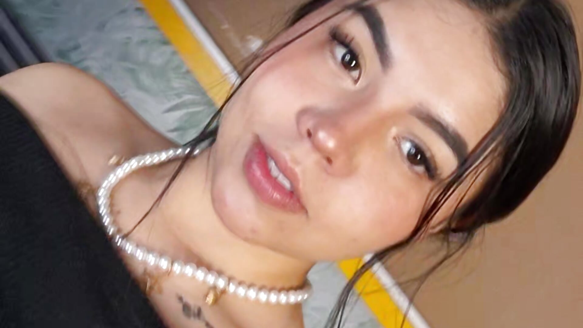 Kisses🖤 – video od webkamerové modelky Ambarina