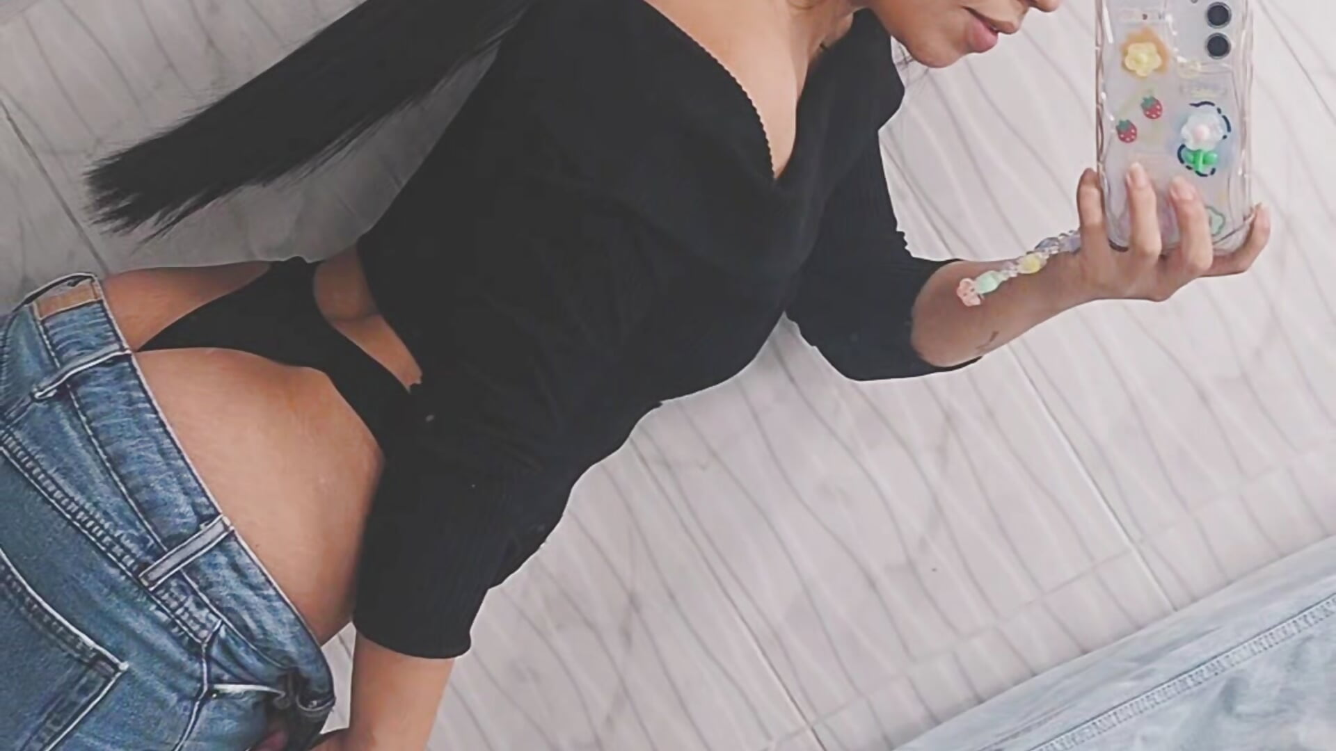 MY ASS – video od webkamerové modelky Ambarina