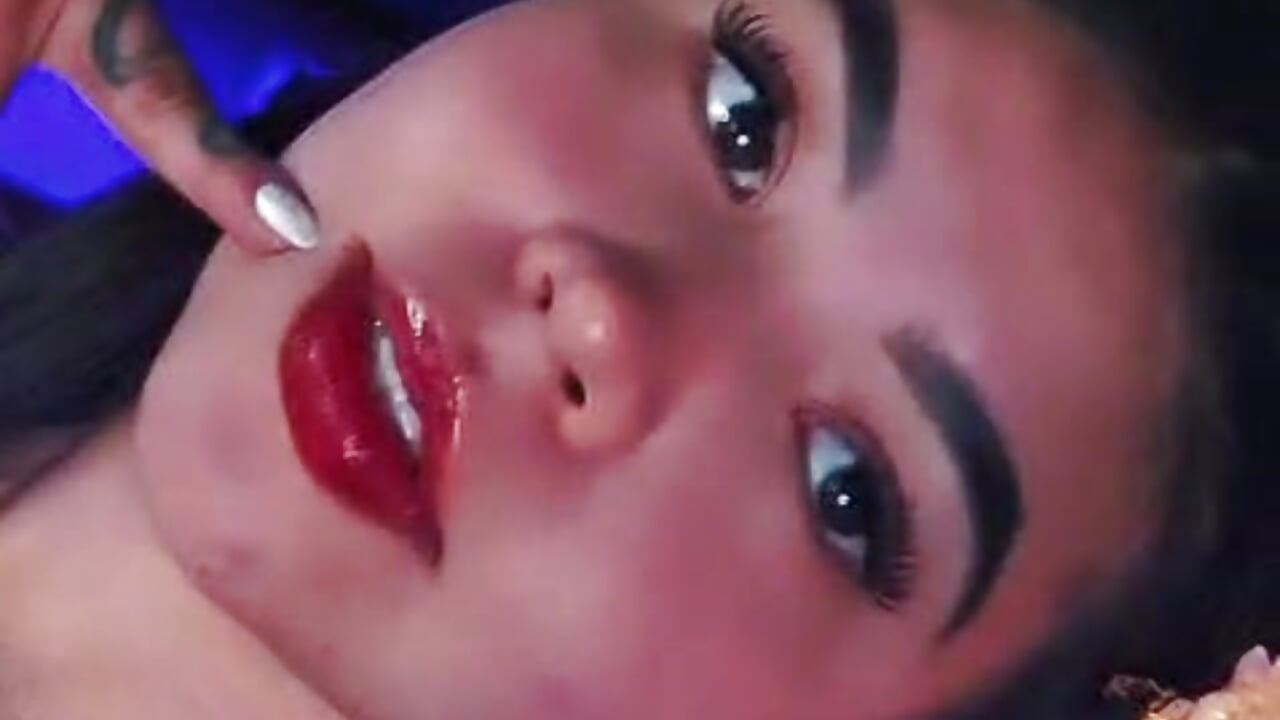 A ranmdon place😈🤭 – video od webkamerové modelky Ambarina