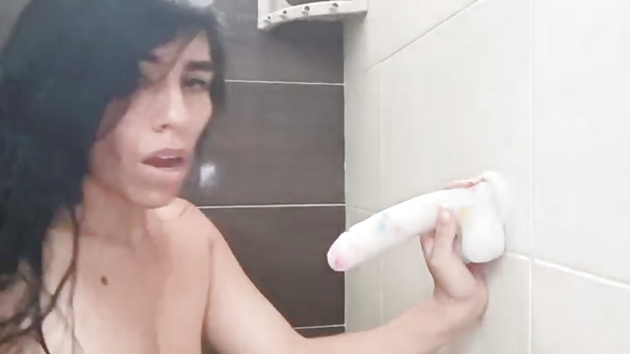 BlowJob In The Shower!!