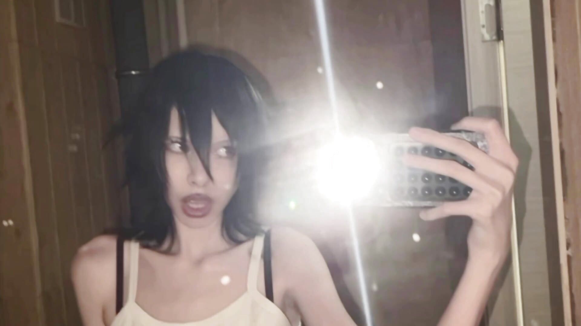 First video – video af MeiBoob cam-model