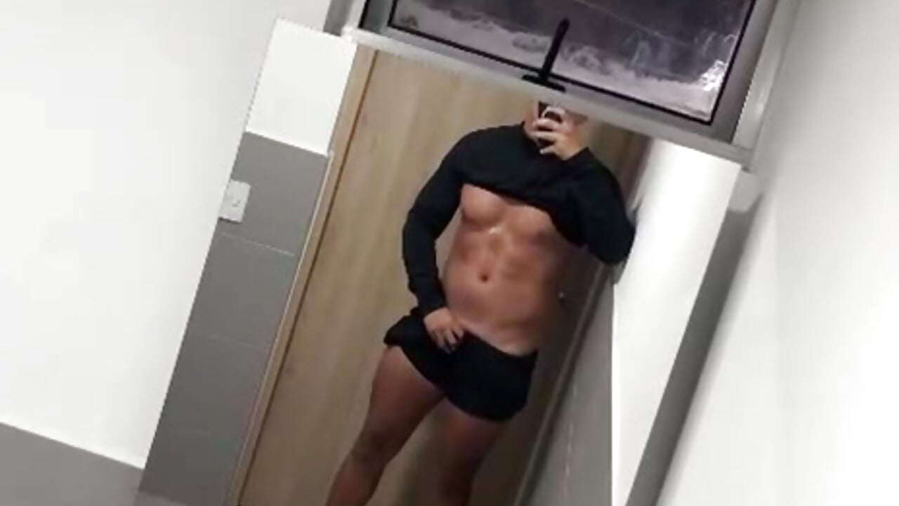 Too Hot to Ignore - 視頻由 Derek_Stone_ 主播提供