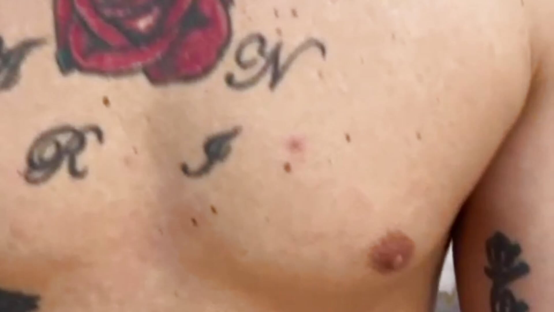 Michael tattoo – video modela na kameri MichaelBlackwood__