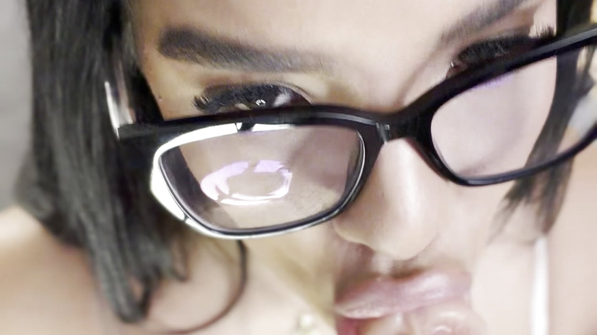 Deepthroat + Dirty talk white eye contact ✨ - vidéo du modèle de showcams Donnatella_Morelli