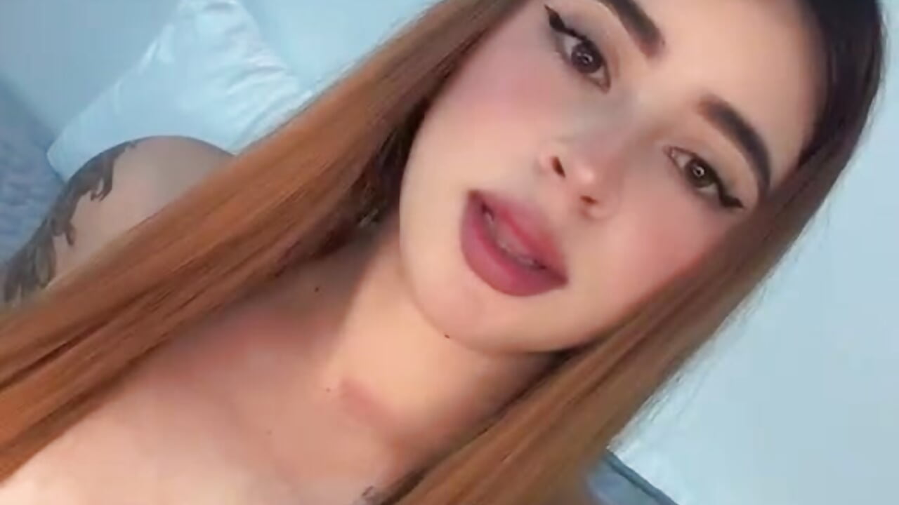 🥵 - סרטון של MartinaConnorr, דוגמן/ית מצלמה