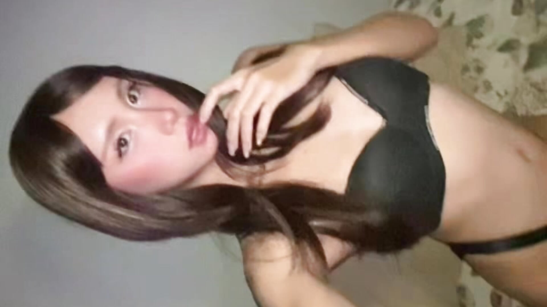 me feeling sexy - video oleh model kamera mariannedelaine