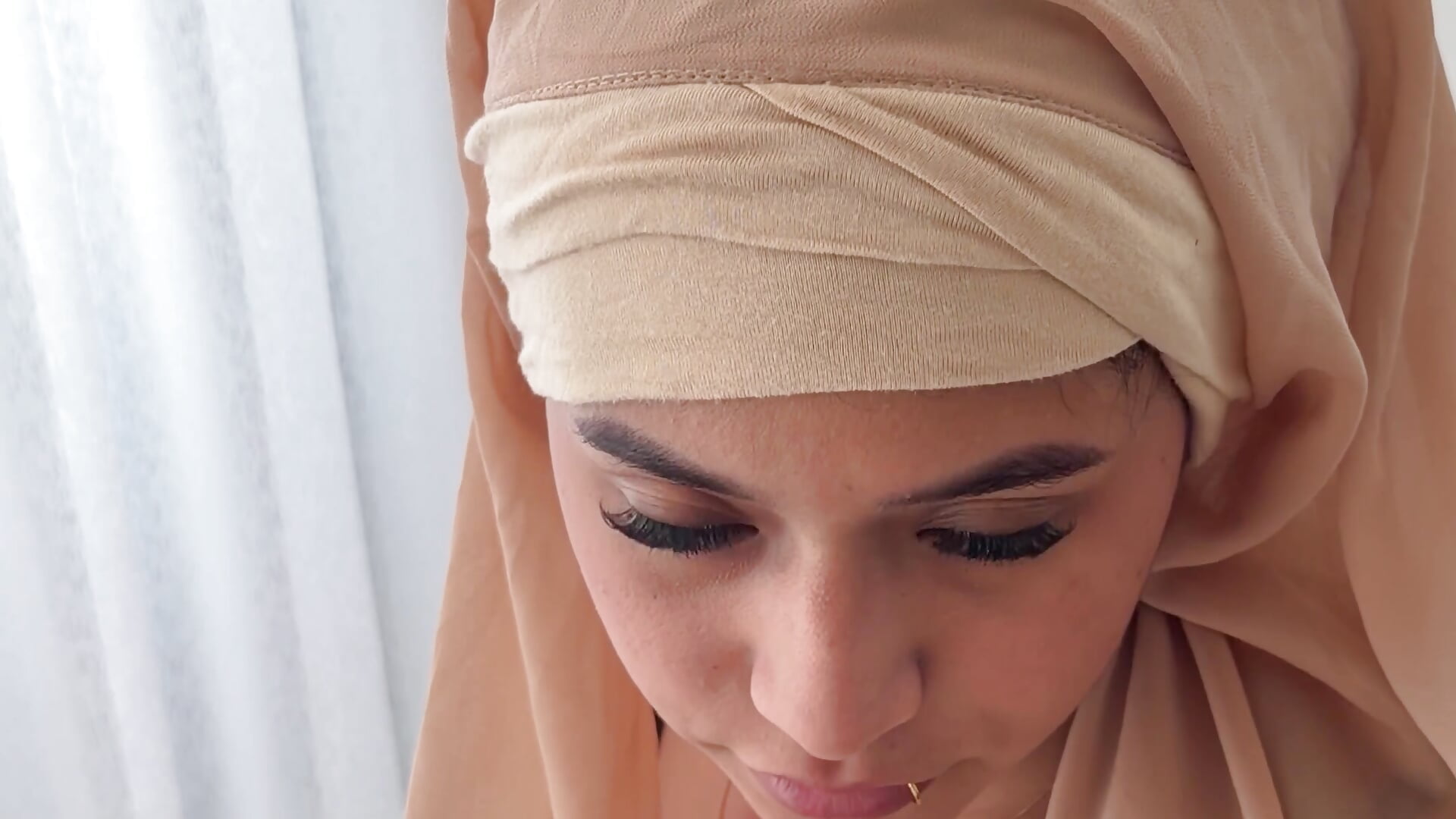 A FLIRTATIOUS LOOK - Dalia_-arabs主播的视频
