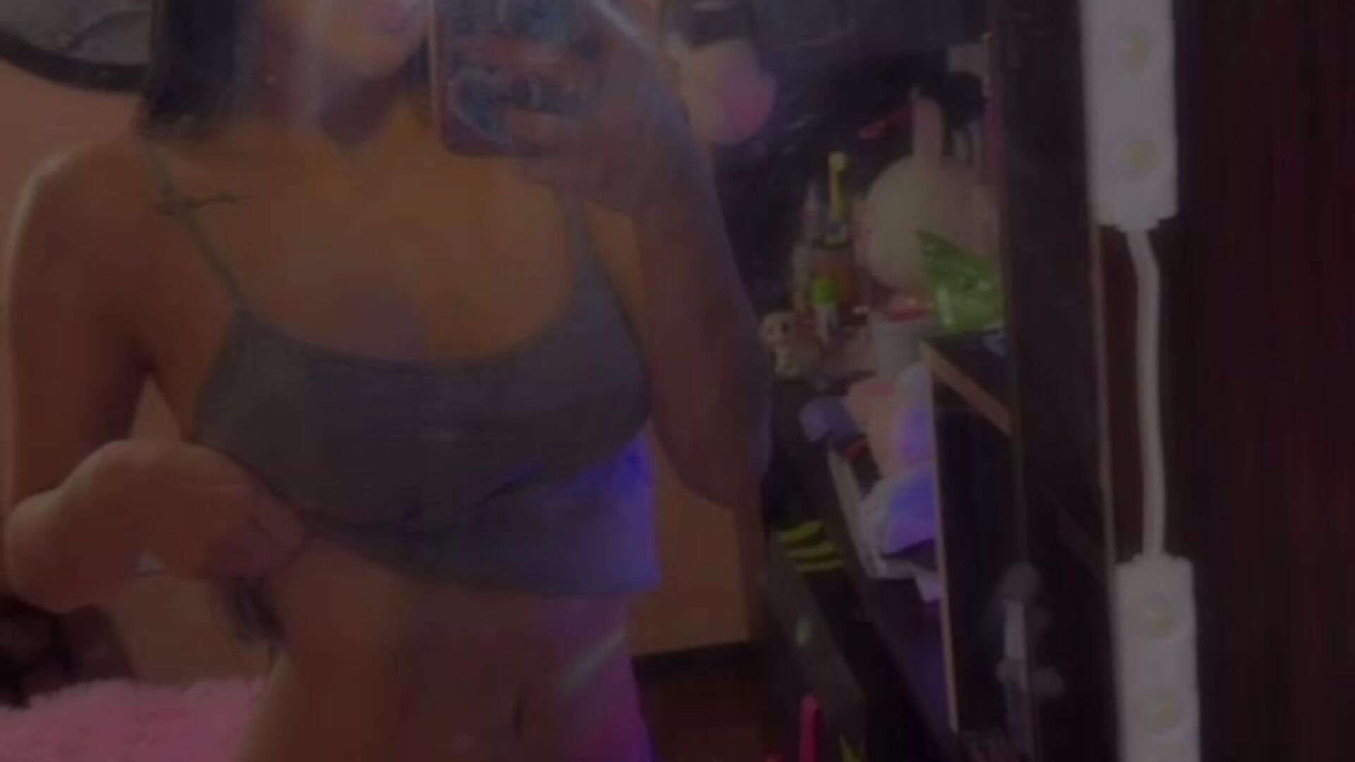 D2FD383A-6870-491B-9735-16B8F4546CF7 - video van Ms_sunny cam-model