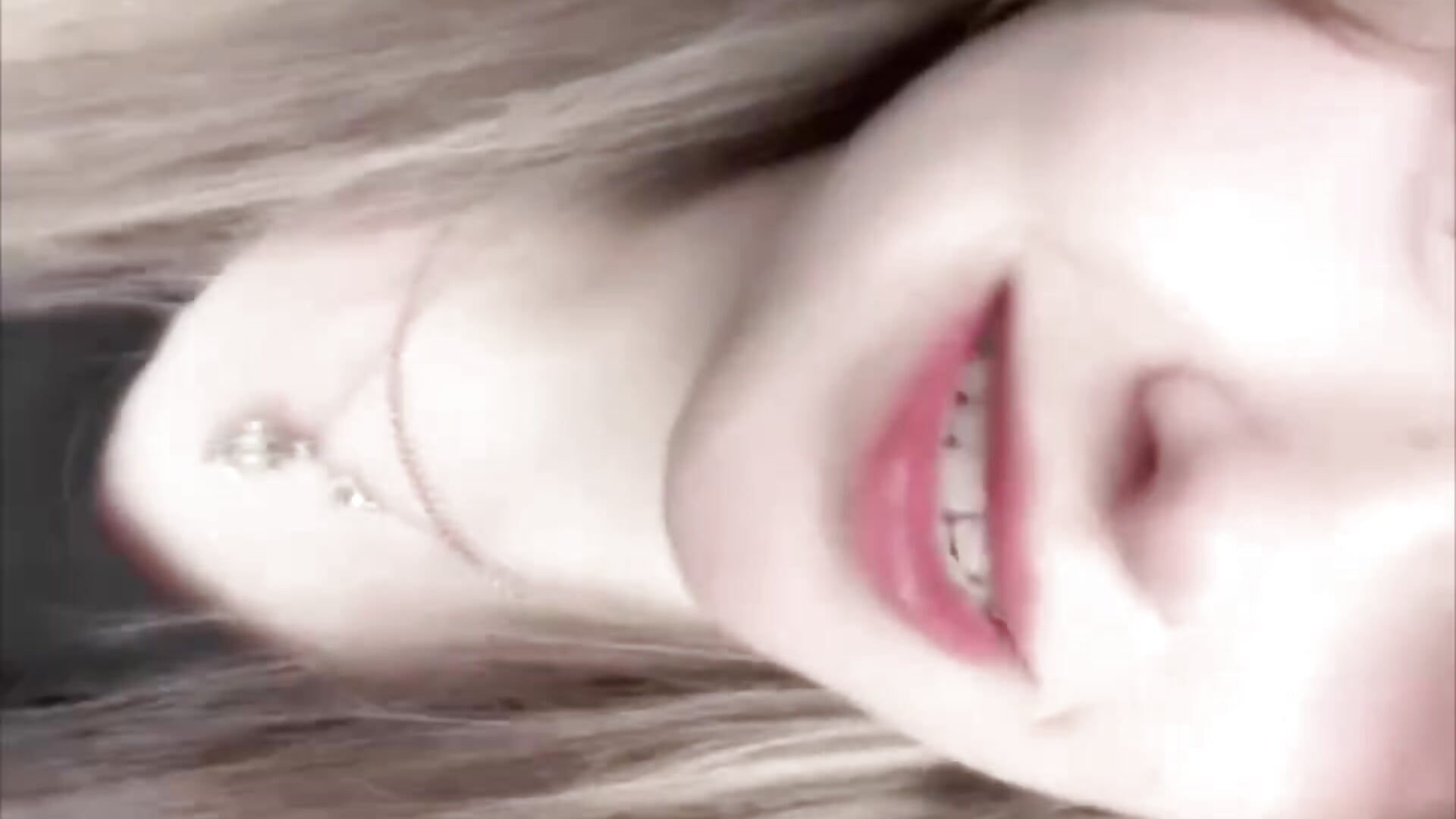<3– AlexisShivers kameramodell videója