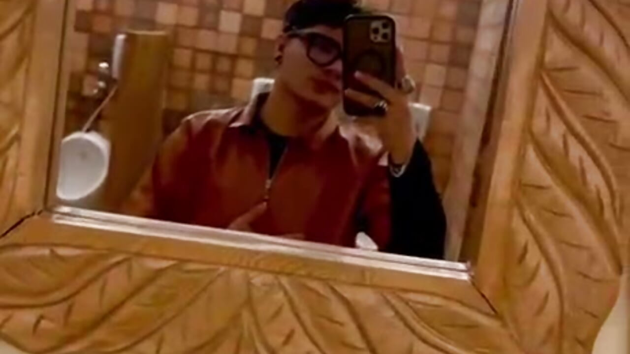 Keep staring, maybe I'll do a magic trick 😏💥 - video oleh Yossef_ftm kamera model