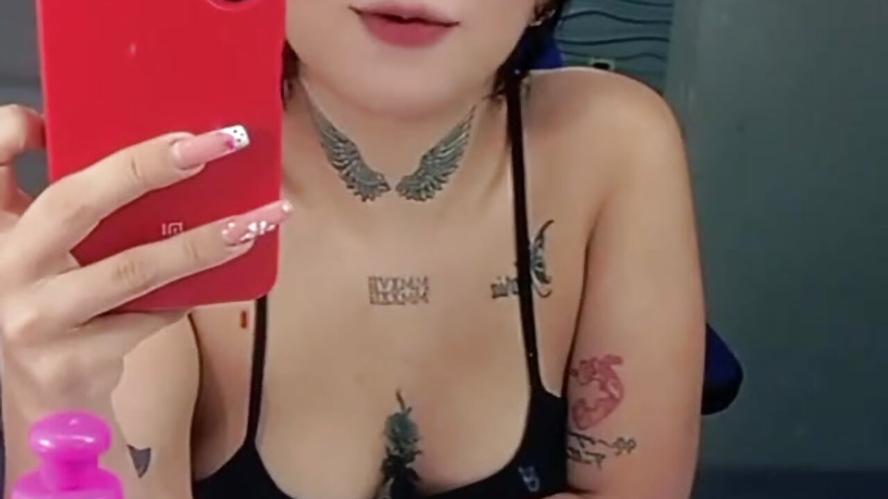 1000631081 - video by Hillary_maxi cam model