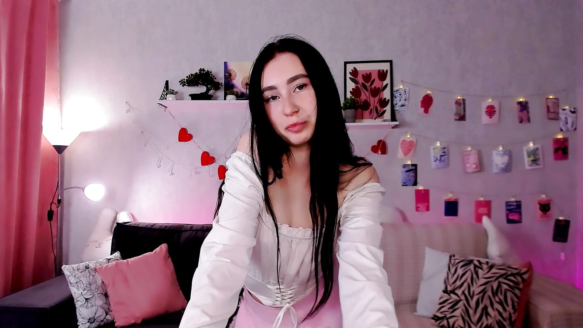 just me:) - فيديو من EmiMimi_ موديل الكام