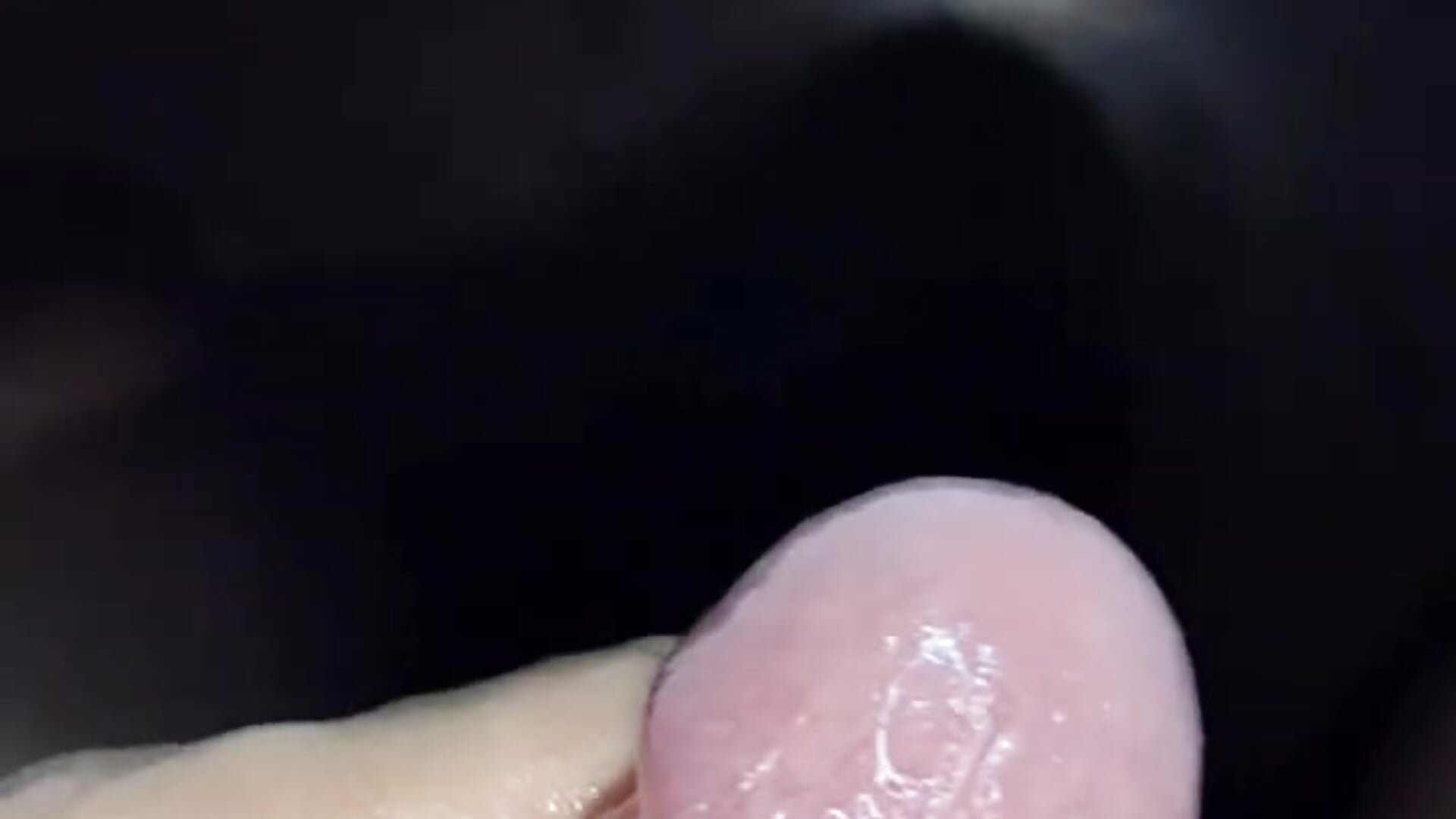 cum all over the table and floor, fkk 🍆😩💦 - فيديو من roxiii_ موديل الكام