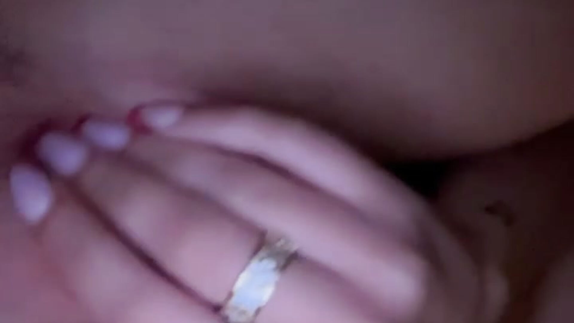 Gros plan je me met un doigt 🤪 - video by lolitapourlesintime cam model