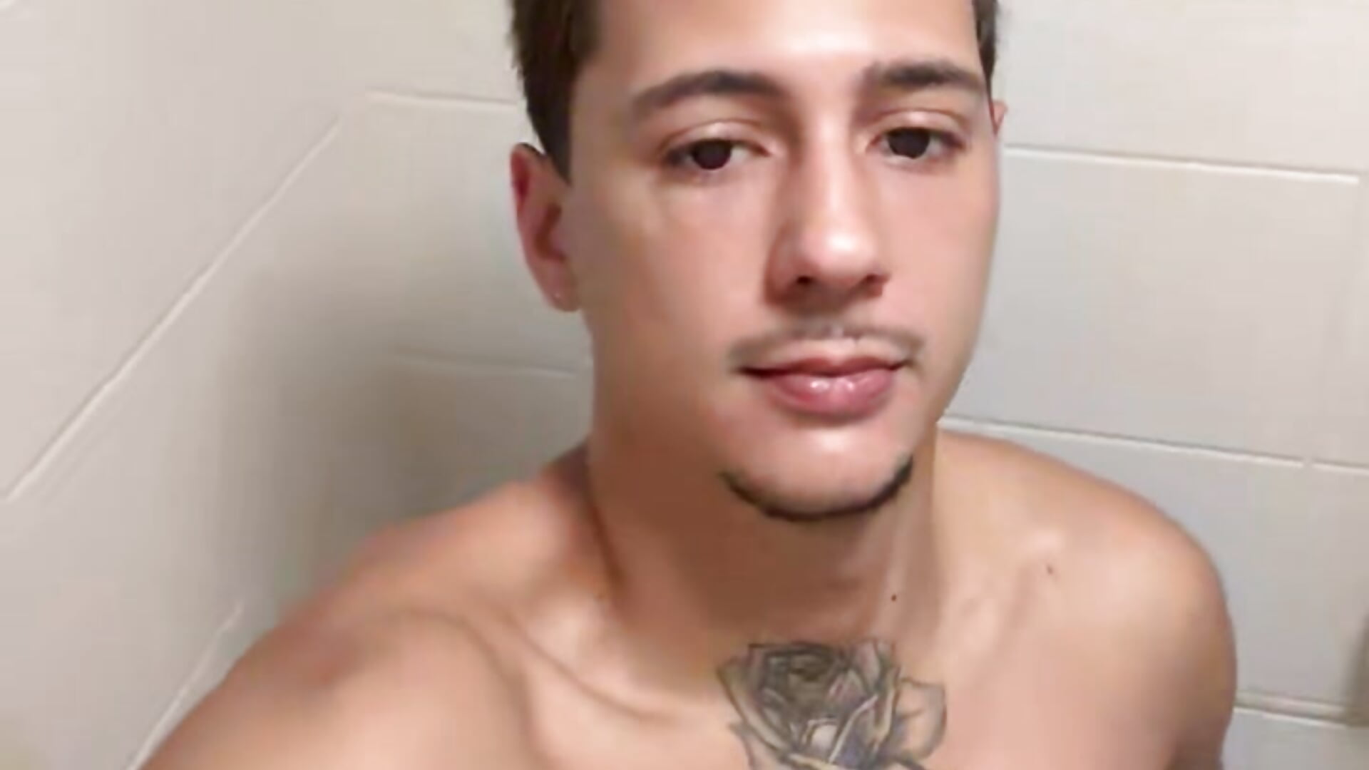trim_FA33B369-E7D7-4AF4-8B65-99EE52B8827F – video od webkamerové modelky LucasBessaa
