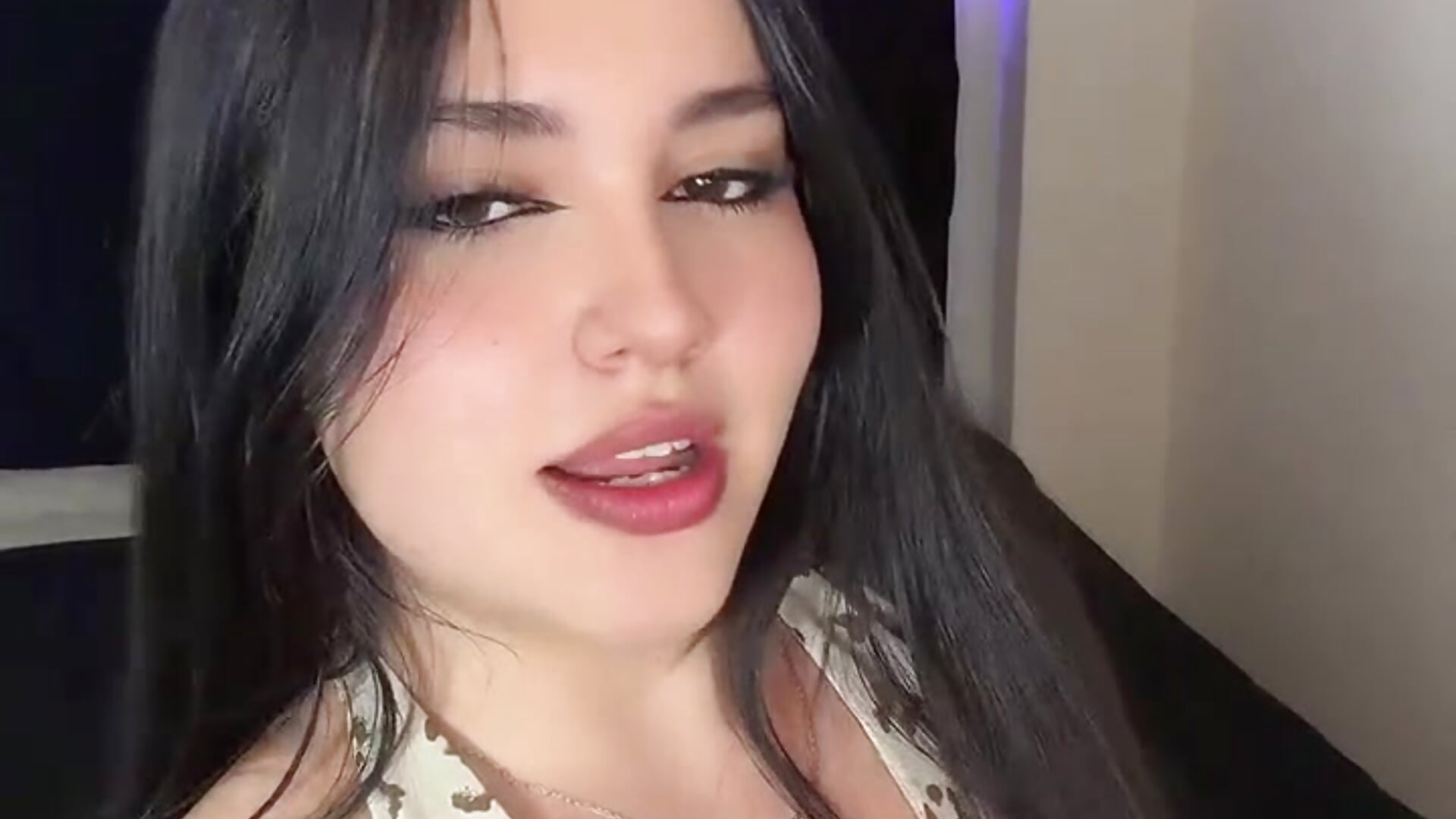 🥱 – видео вебкам-модели yumekuu