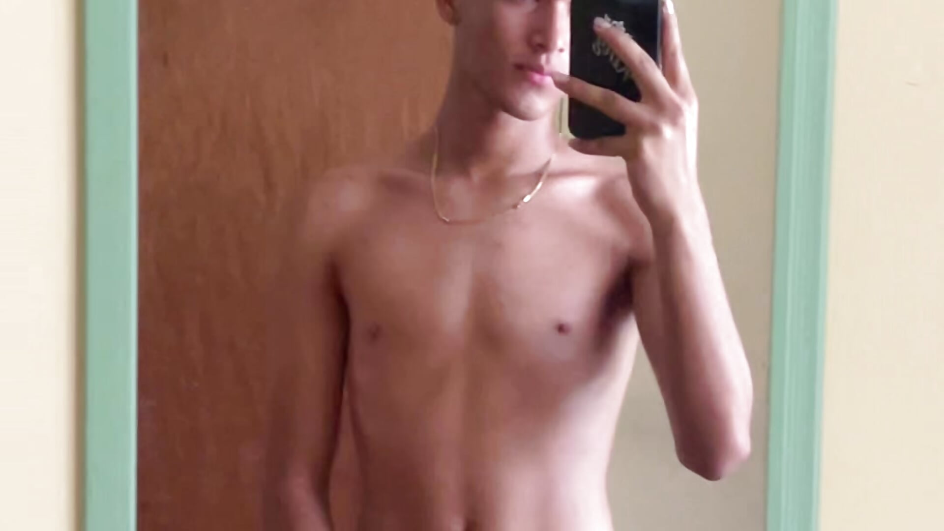 306DC2E2-C444-4964-9D2B-A324F0580288 - video av LUIGGI_MESSY_NASTY cam-modell