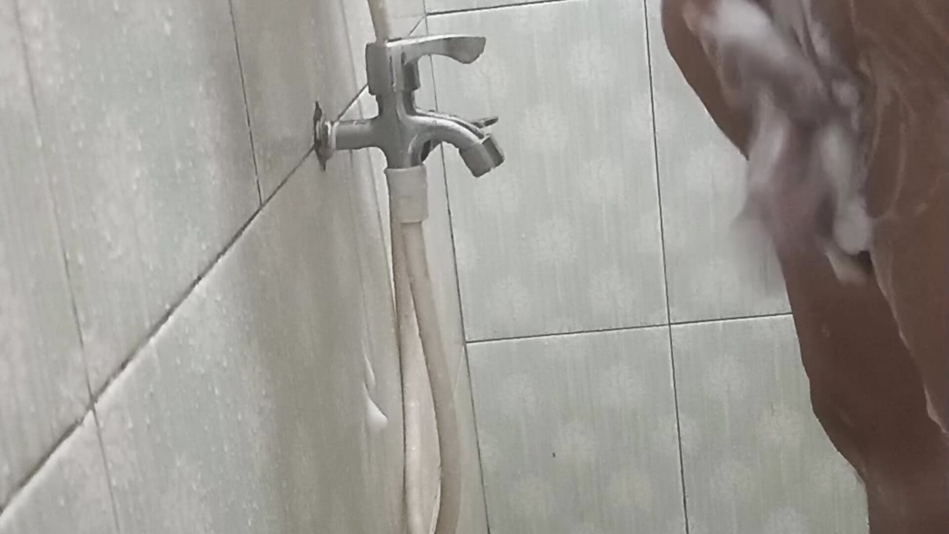 🚿 - video oleh model kamera ernes55