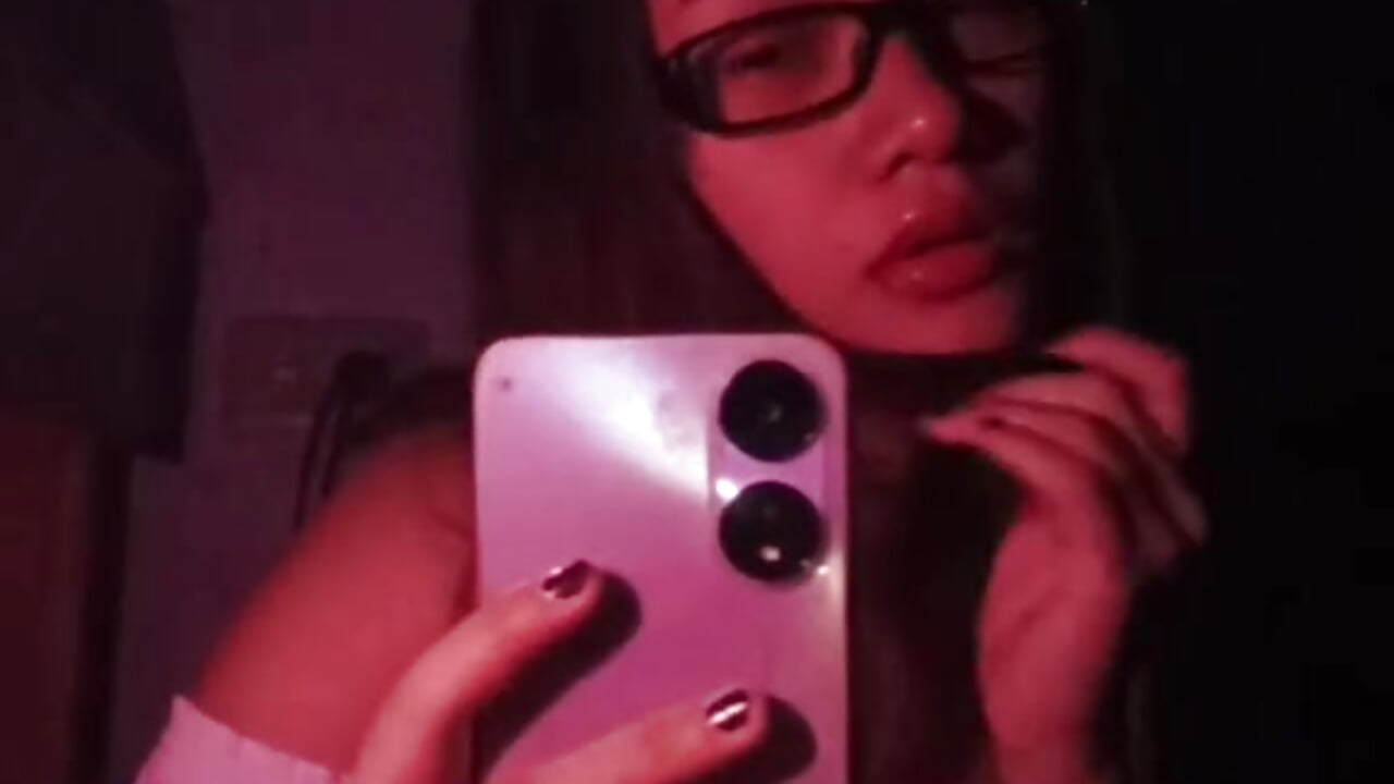 Cutie me - video av TuyetMartiniz cam-modell