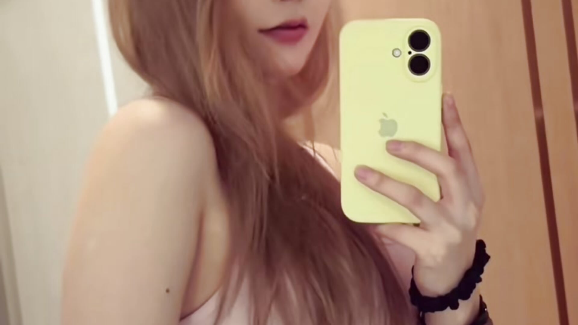QQ – video modela na kameri TY-007
