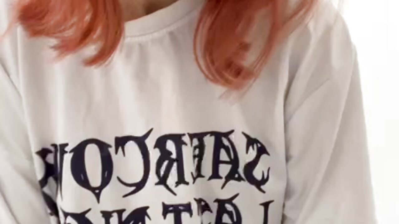 I gently take off my panties - video by kiii_sa