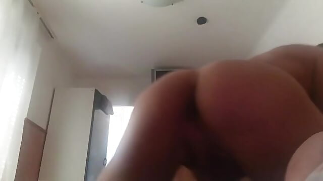 Shake butt - video by luigiX87 cam model
