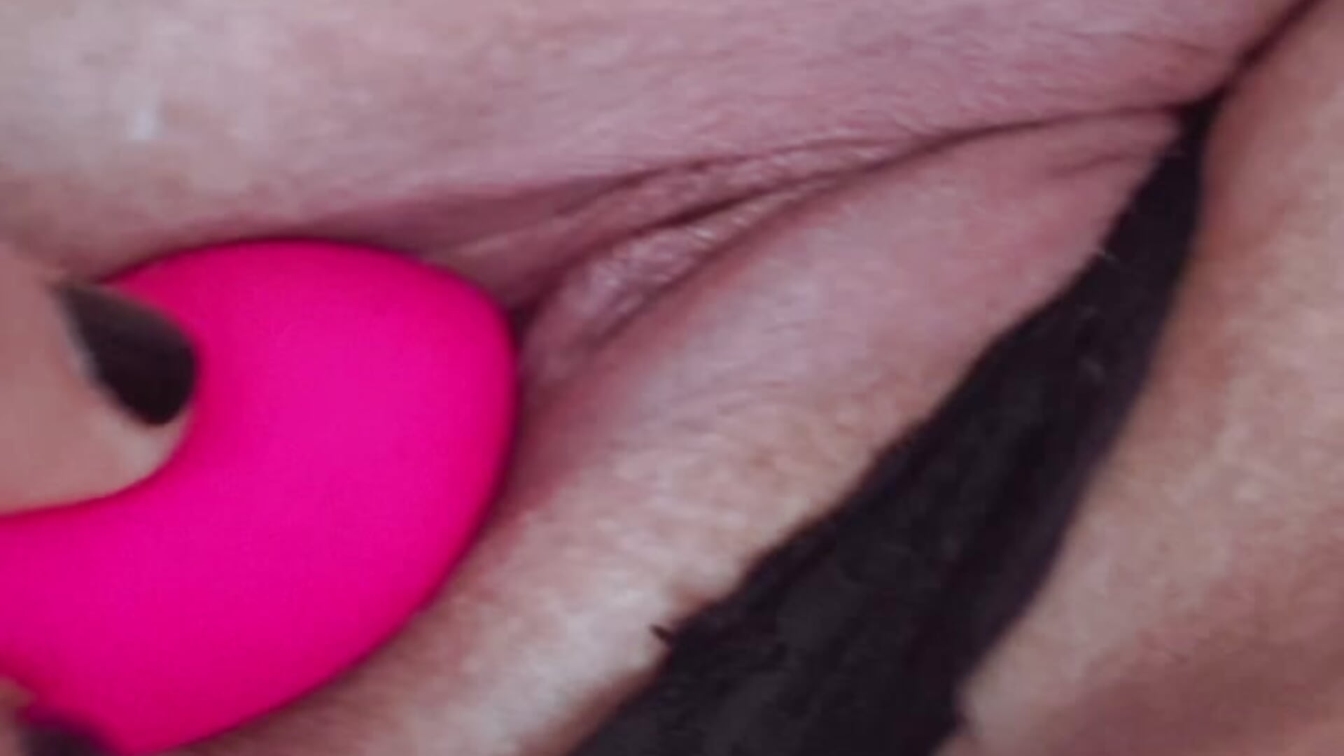 Tausche meinen Vibrator gegen deinen schwanz 😮‍💨😮‍💨😮‍💨 - video by Peachy_bella cam model