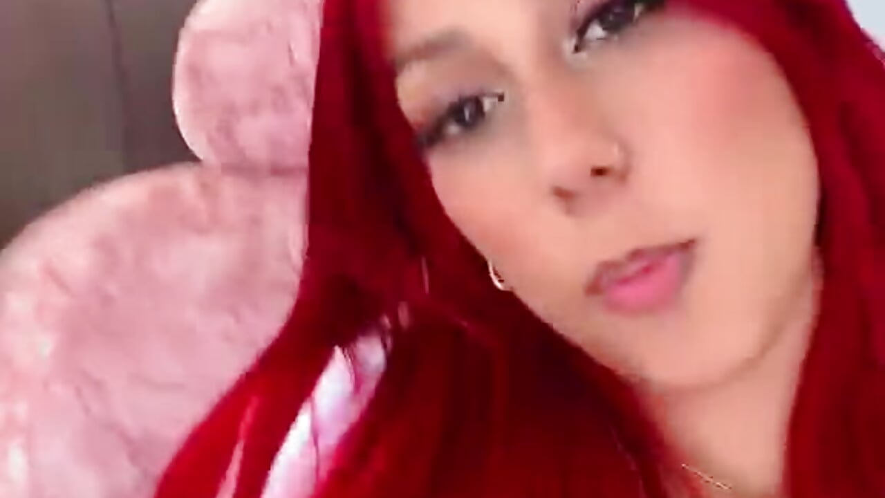 Make me hot – video modela na kameri The_Nails_Sexx