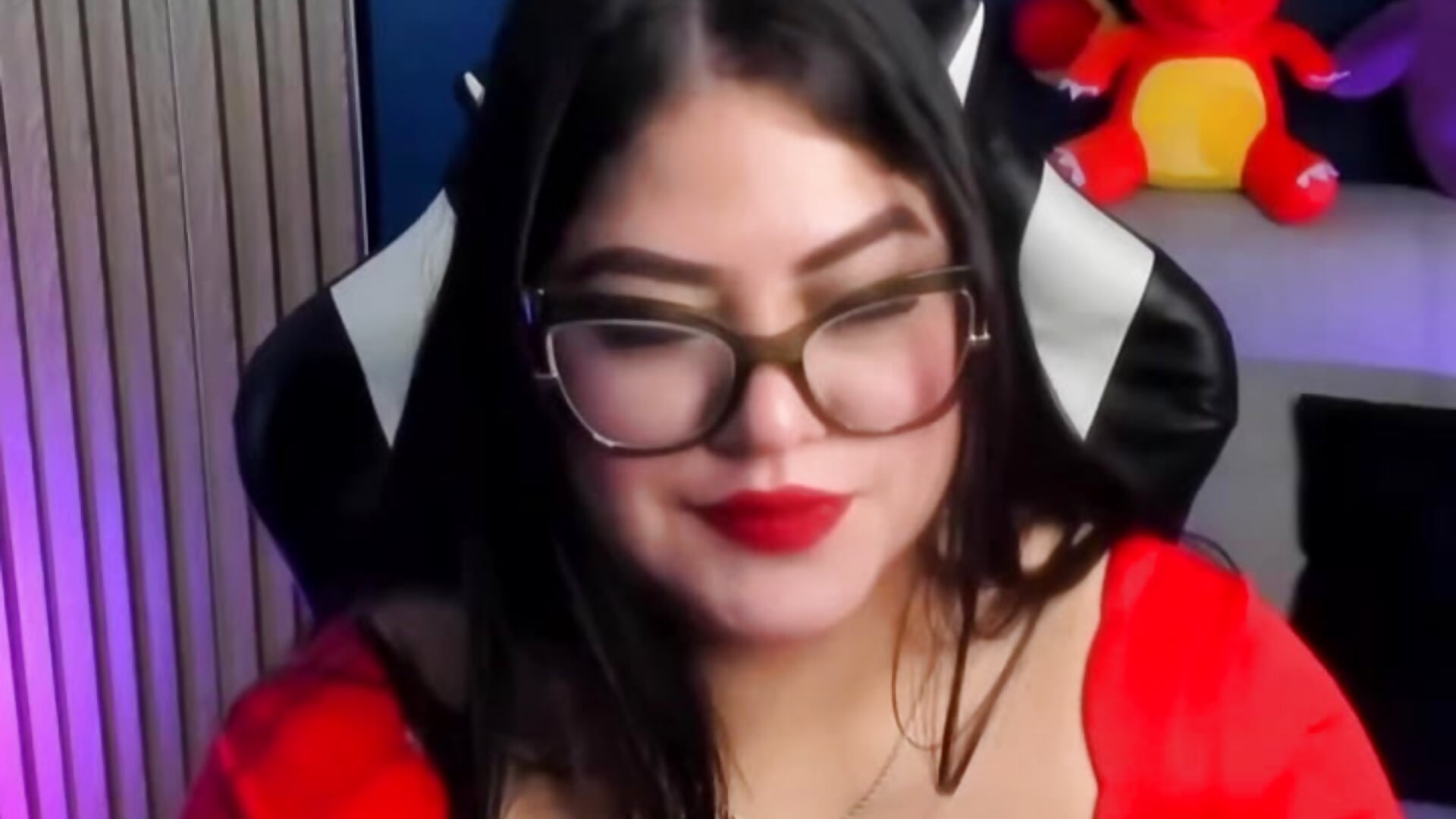 🔥 Red Dress, Dangerous Mood💄❤️‍🔥