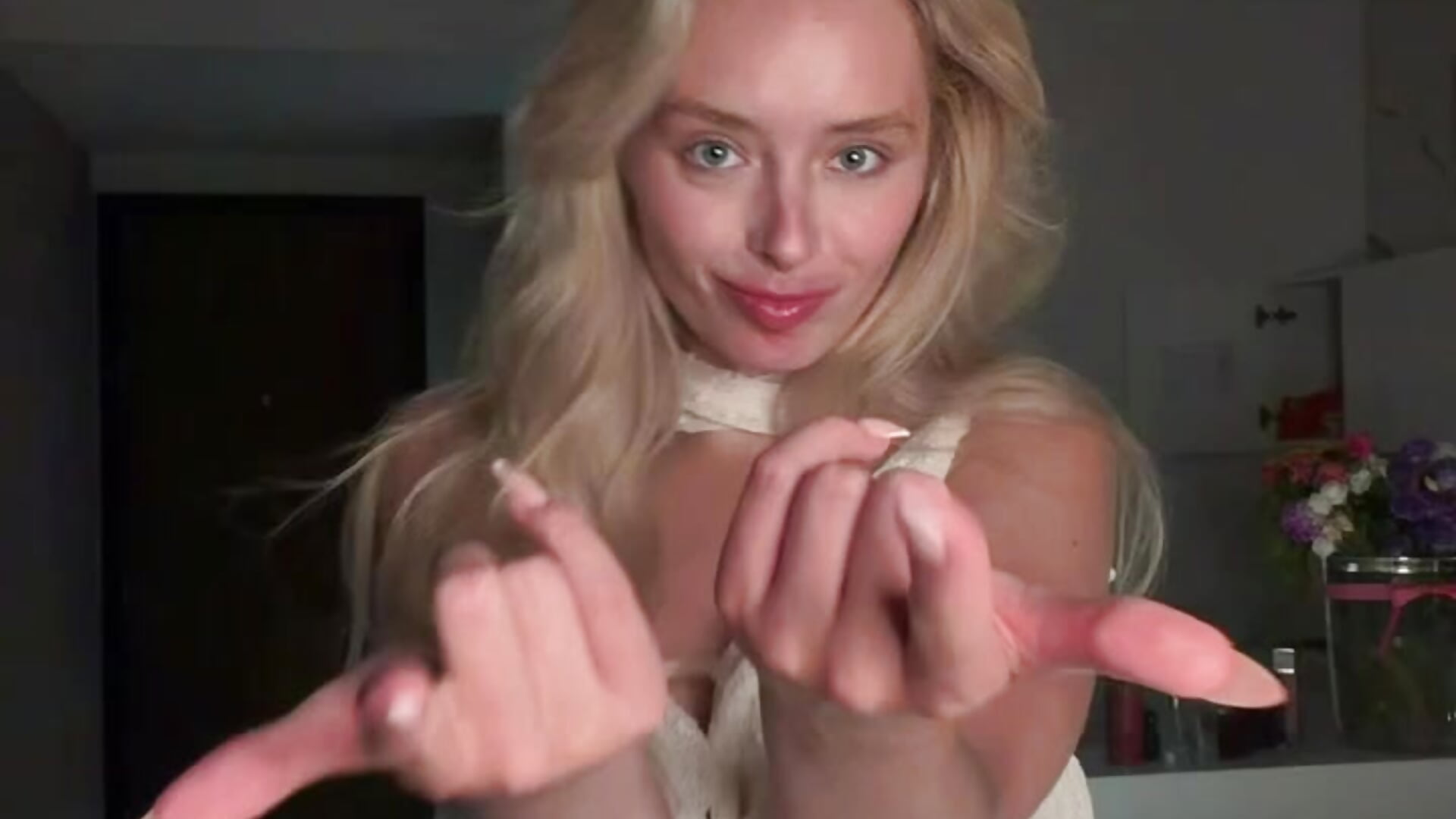 😶‍🌫️ - video di PollyDolly modella di cam